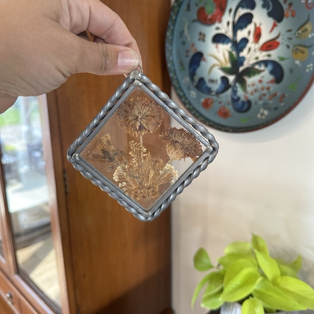 VTG‎ Dried Pressed Flowers in Framed Glass Vintage Suncatcher Diamond Shape 70's